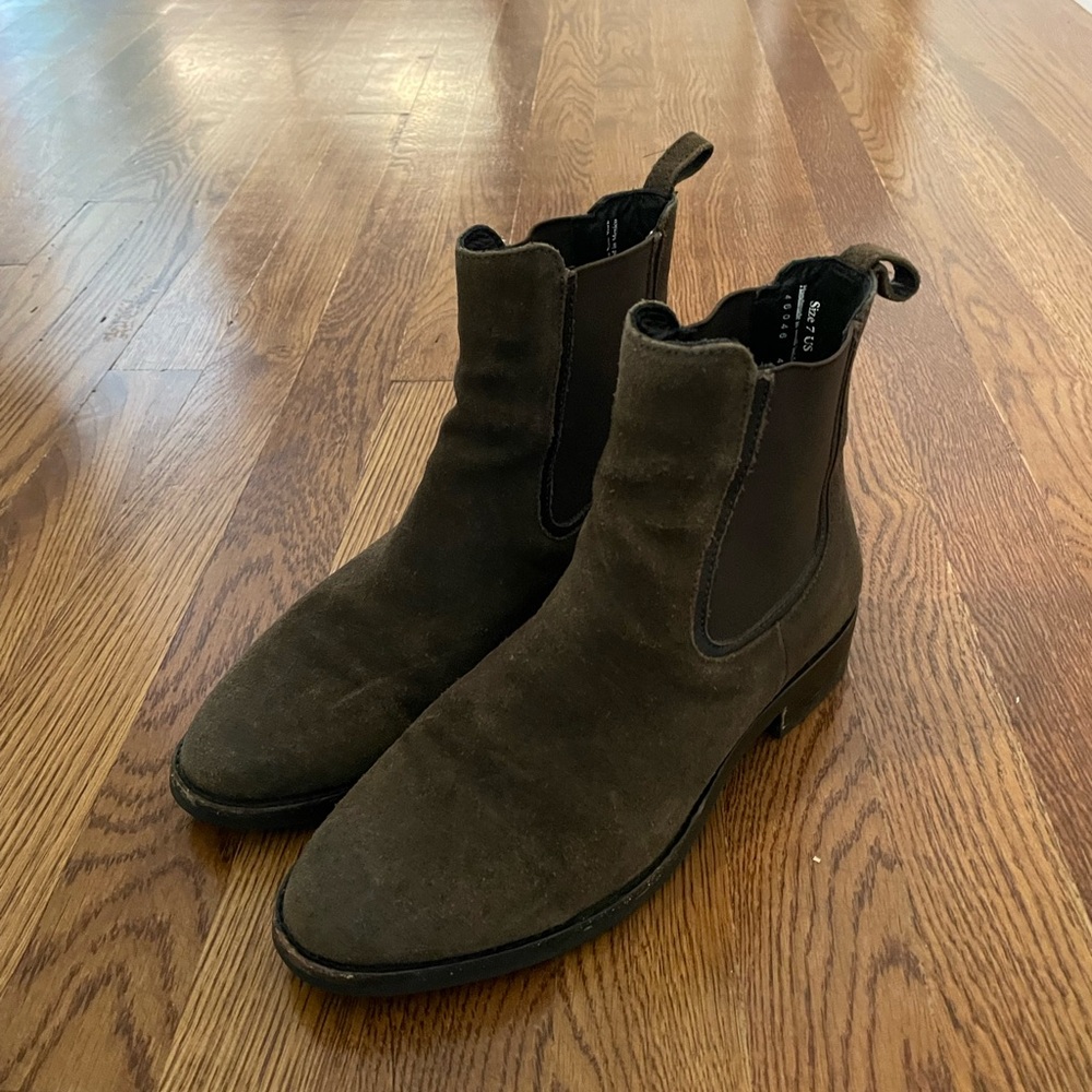Thursday Boots Chelsea Brown Suede size 7